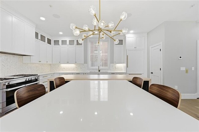 Building Photo - 5133 Fifth Ave