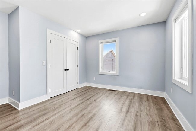 Building Photo - 169 W 9th St