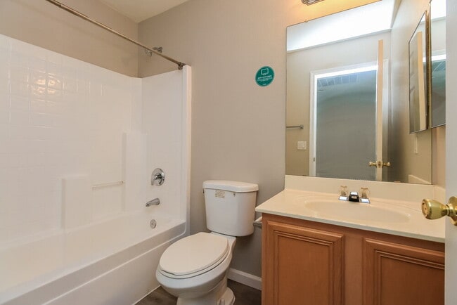 Building Photo - 8723 E Fox St