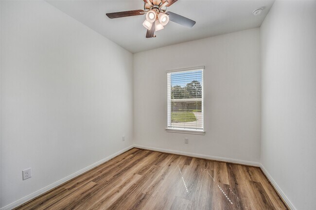 Building Photo - 11943 Pondwood Dr