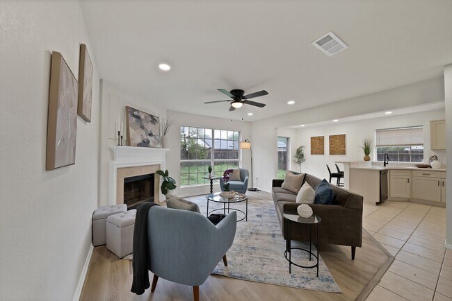 Building Photo - 7548 Meadow Creek Dr