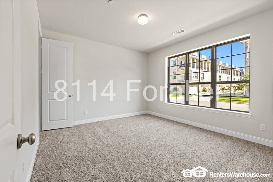 Building Photo - 8114 Foraker St
