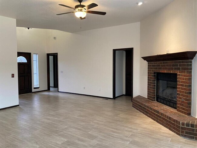 Building Photo - 405 Rhoades Ct