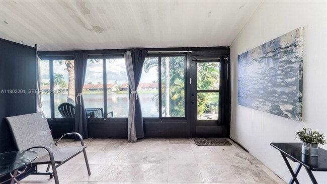 Building Photo - 5596 SW 28th Terrace