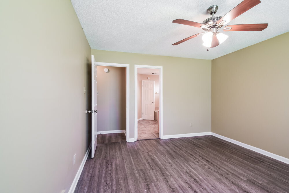 Building Photo - 6498 Heatherwood Dr