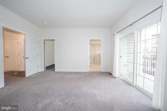 Building Photo - 220 Charles Ellis Dr