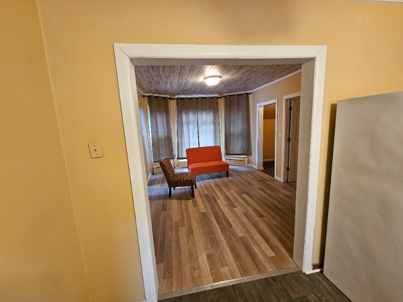 Building Photo - 513 13th Ave SE