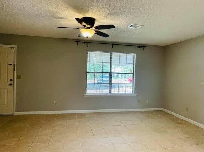 Building Photo - 1776 Juniper Lake Rd