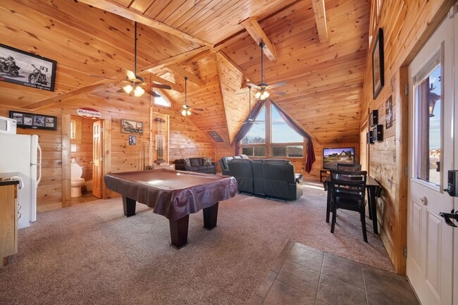 Building Photo - Sevierville 37876 - 3 bedroom, 3.5 Bath, 2486 sq. ft. Cabin and a 672 sq. ft. Studio above garage...
