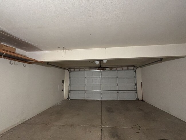 Building Photo - 3 Bed 2.5  Bath House in South Davis