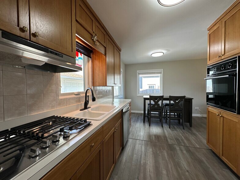 Building Photo - 4038 Forest Ave