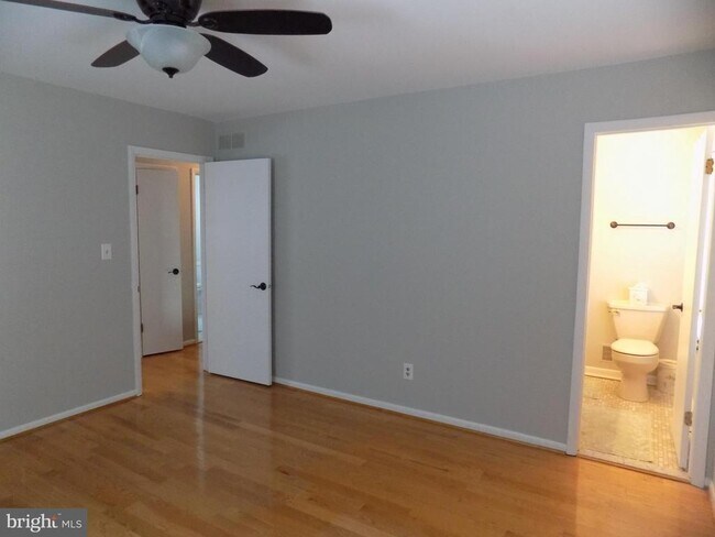 Building Photo - 313 Glenville Rd