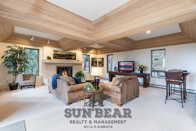 Primary Photo - Beautiful Home w Peek Lakeview!
