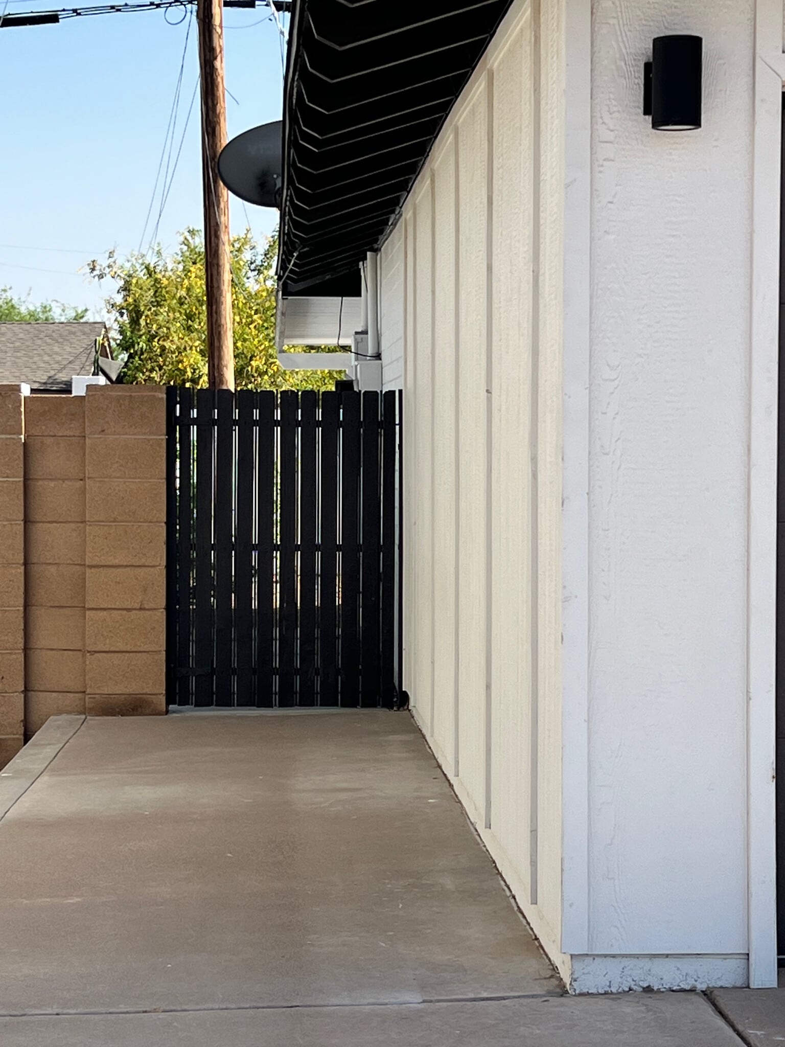 Building Photo - 6407 E Wilshire Dr