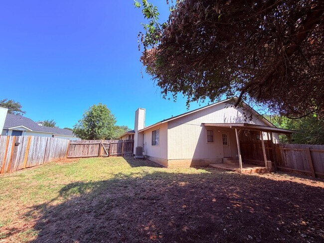 Building Photo - 2303 Whitlow Cove