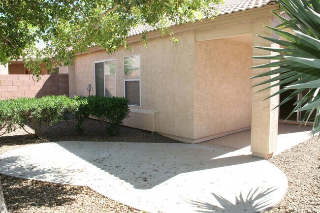 Building Photo - DESERT FOOTHILLS VILLAS TOWNHOUSE