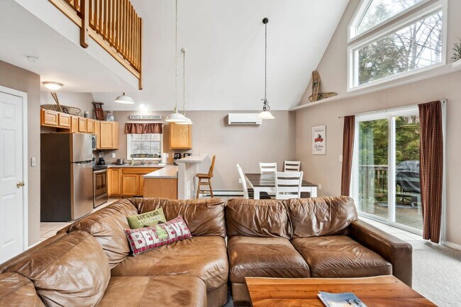 Building Photo - 291 Ash St