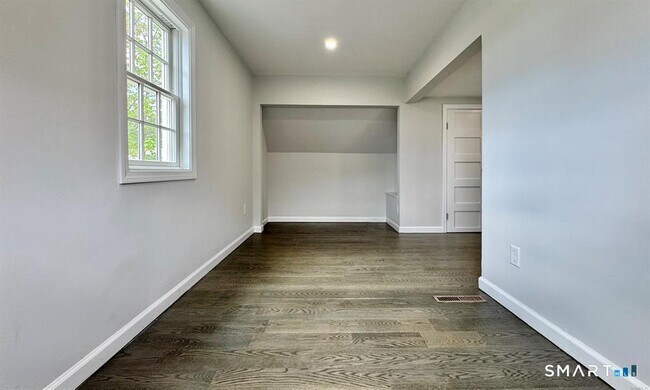 Building Photo - 12 Dunbar Rd