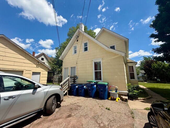 Building Photo - 324 N 3rd Ave