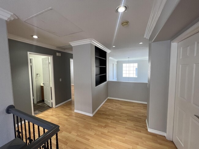 Building Photo - 1176 Saratoga Ct