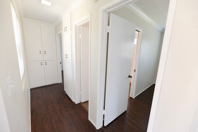 Building Photo - 248 Avenida Del Poniente