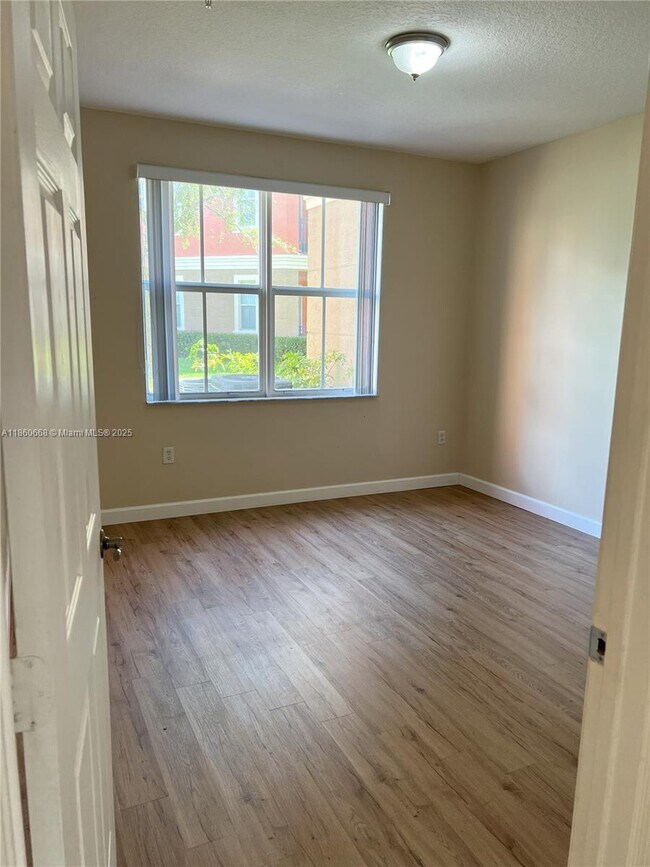 Building Photo - 4602 SW 160th Ave