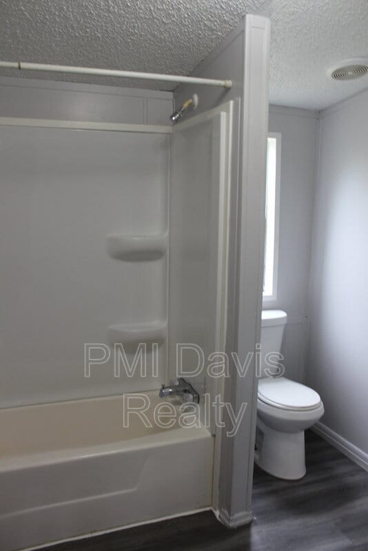 Building Photo - 4687 Mayflower St