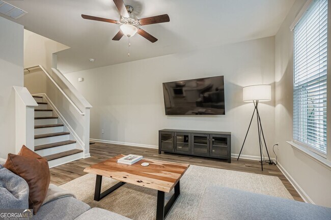 Building Photo - 4630 Blake Lp