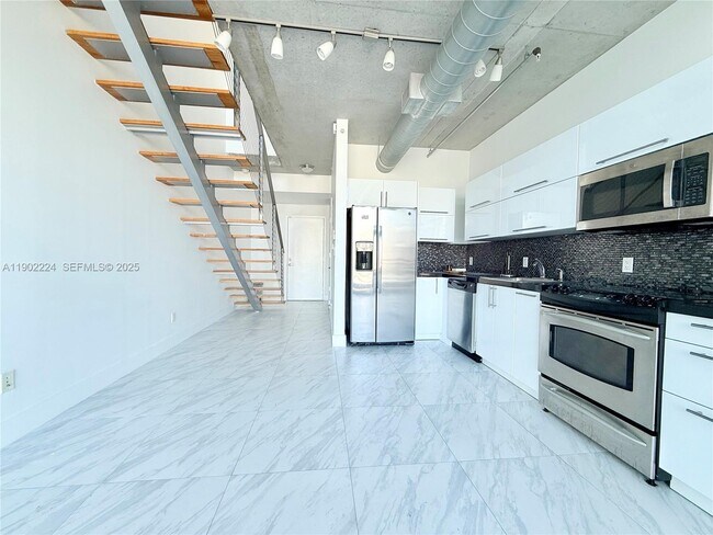 Building Photo - 690 SW 1st Ct