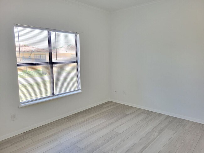Building Photo - LUXURY LARGE UNIT IN EAST CLOVIS ALL NEW I...