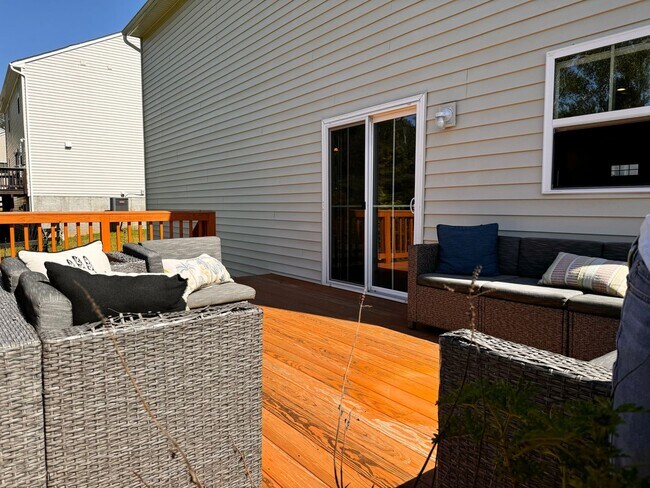 Building Photo - Close NGIC & Ruckersville area- Great two ...