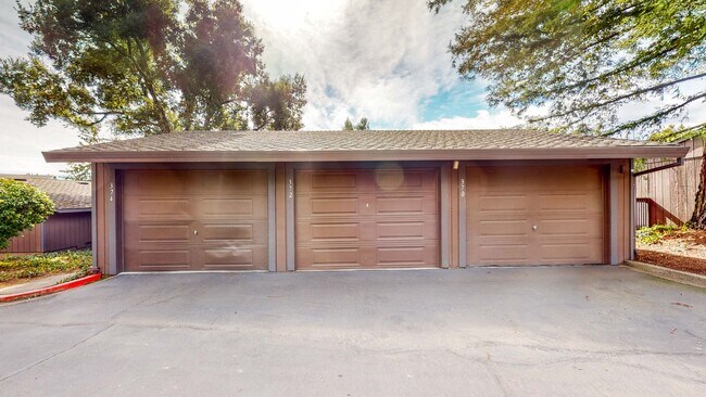 Building Photo - PURE Property Management Presents: Beautiful 3 Bedroom/2 Bath in Santa Rosa!