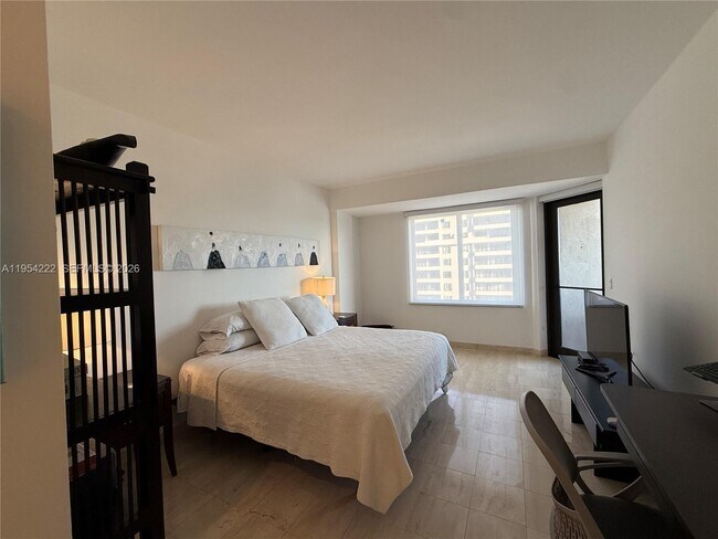 Building Photo - 201 Crandon Blvd