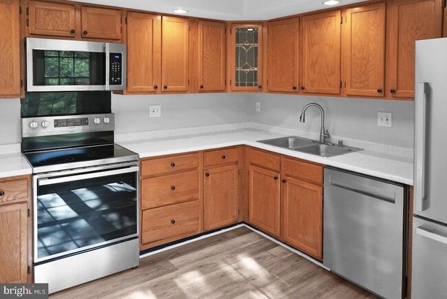 Building Photo - 12120 Apache Tears Cir