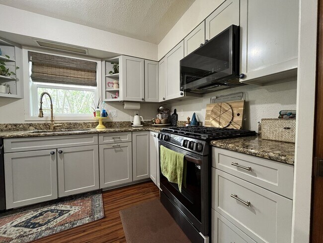 Building Photo - Comfortable Living in Bethany with Two Separate Units, Expansive 0.45-Acre Lot & Versatile Detach...