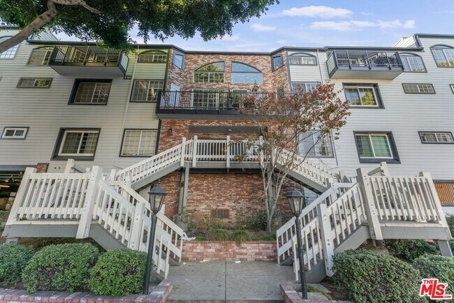 Building Photo - 2677 S Centinela Ave