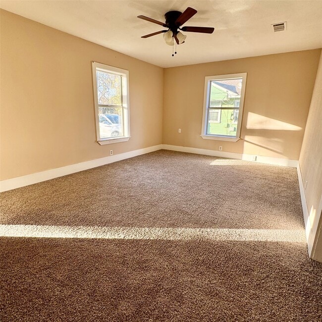 Building Photo - 109 Gossett St