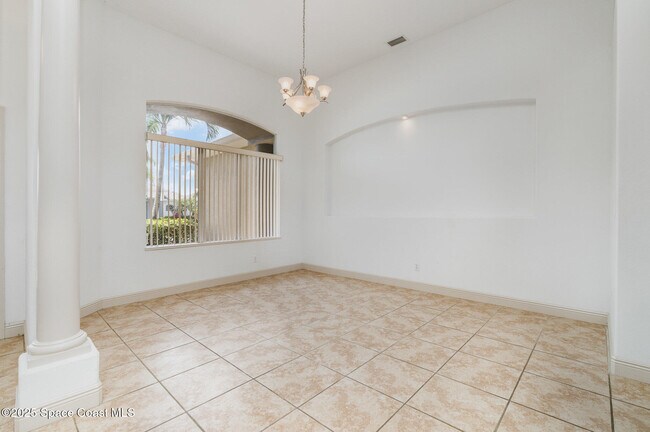 Building Photo - 3641 Gatlin Dr