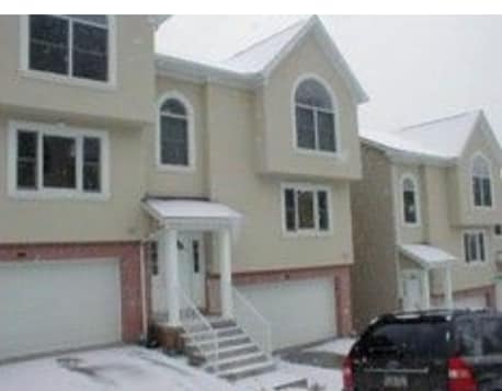Building Photo - 252 Palisades Drive