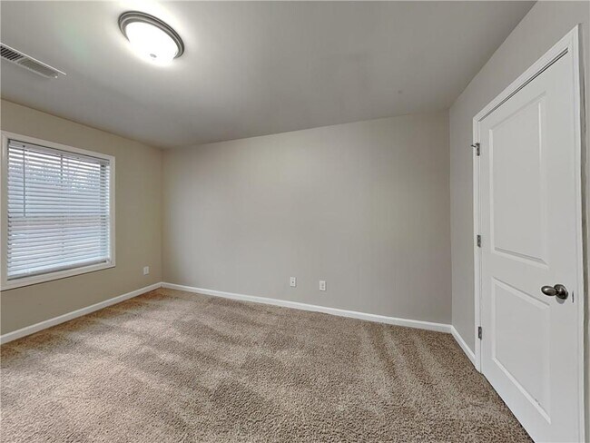 Building Photo - 409 Trickum Hill Dr