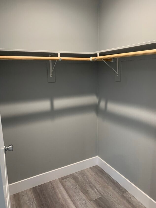 Building Photo - 789 E 41st Pl