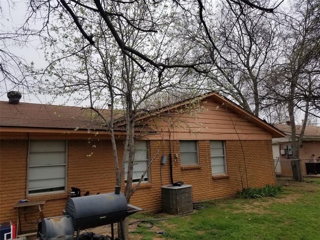 Building Photo - 3809 Titan Trail