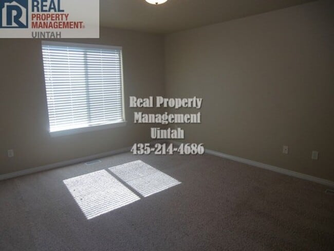 Building Photo - Legacy Meadows Twin Home