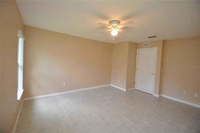 Building Photo - 69 Rose Dr