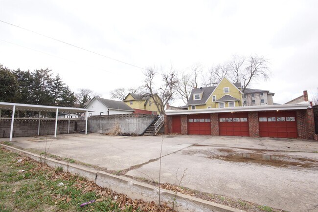Building Photo - 1800 SW Washburn Ave