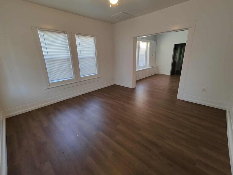 Building Photo - 2605 Birmingham Ave