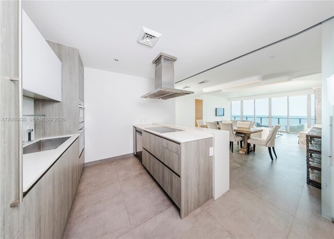 Building Photo - 350 Ocean Dr