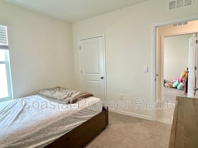 Building Photo - 8420 Hardy Bay Lp
