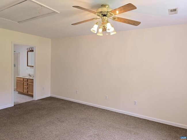 Building Photo - 259 Spring Oaks Ln