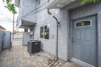 Building Photo - 6719 Vineland Ave